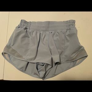 Lululemon size 6 hotty hot shorts 2.5” inseam